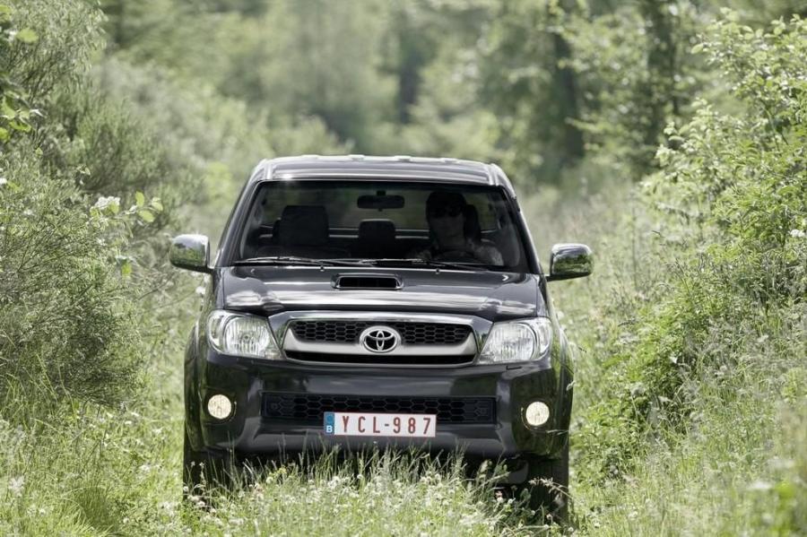  Toyota Hilux 2009 года  (фото 17 из 25)